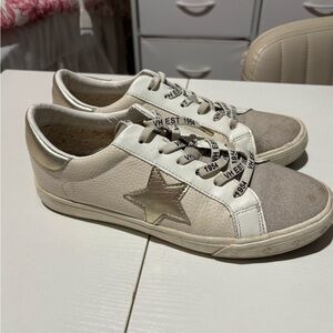 Women's White and Gray Star Vintage Havana’s